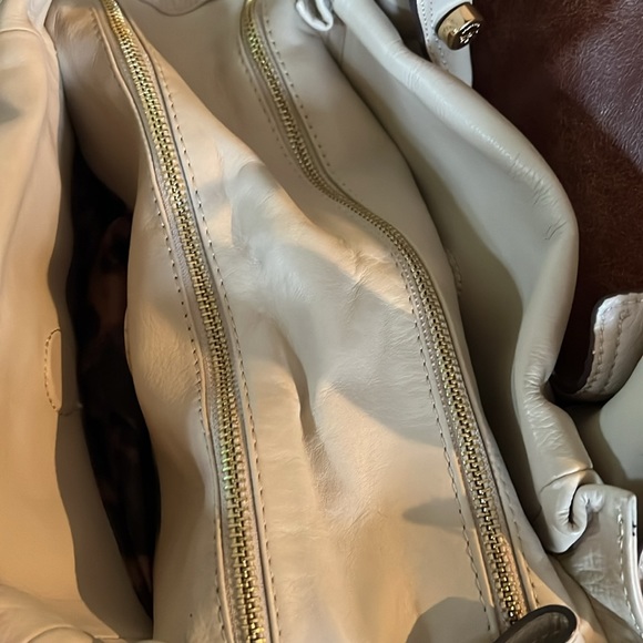 B. Makowsky Italian Full Leather Cream Calf Skin Hand Bag 10 Pockets - Picture 6 of 13